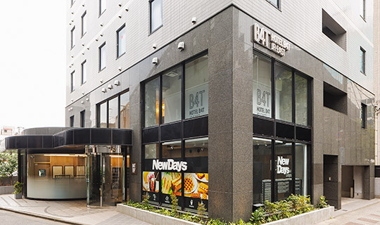 羽駅前、徒歩1分の駅チカホテル。
